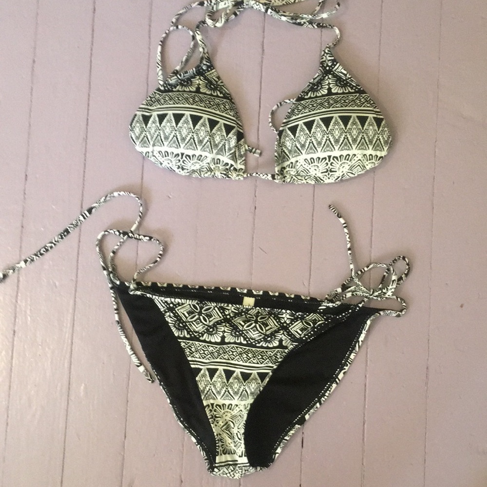 Patterned bikini with padding